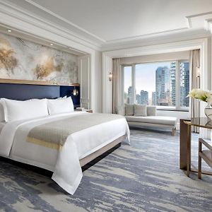Superior King Bed Guest room 1 King City view